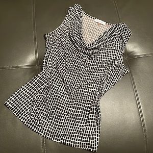 Calvin Klein top. Super sexy fit in black and white pattern